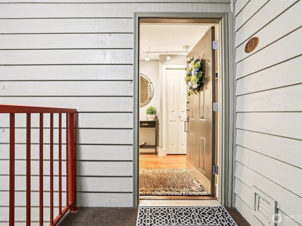 11060 NE 33rd Place E3, Bellevue WA 98004