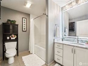 11060 NE 33rd Place E3, Bellevue WA 98004