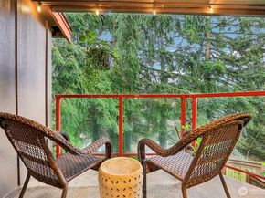 11060 NE 33rd Place E3, Bellevue WA 98004