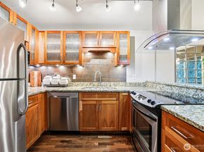 11060 NE 33rd Place E3, Bellevue WA 98004