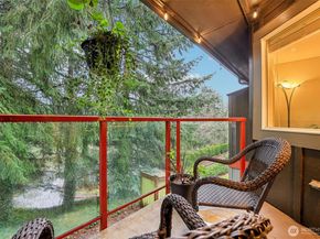 11060 NE 33rd Place E3, Bellevue WA 98004