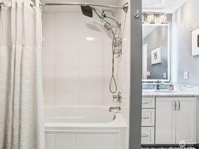 11060 NE 33rd Place E3, Bellevue WA 98004