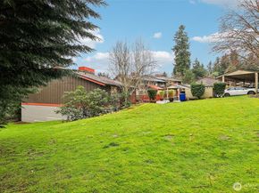 11060 NE 33rd Place E3, Bellevue WA 98004