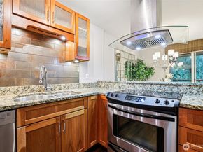 11060 NE 33rd Place E3, Bellevue WA 98004