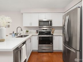 11215 NE 128th Street L302, Kirkland WA 98034