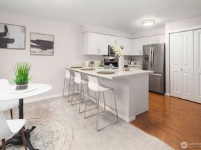 11215 NE 128th Street L302, Kirkland WA 98034