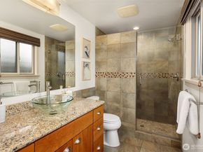 5829 112th Place NE, Kirkland WA 98033