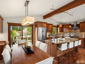 5829 112th Place NE, Kirkland WA 98033