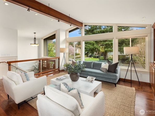 5829 112th Place NE, Kirkland WA 98033