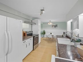 9416 1st Avenue NE 305, Seattle WA 98115