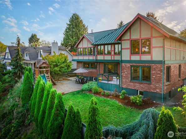 937 N 71st Street, Seattle WA 98103