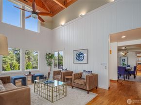 937 N 71st Street, Seattle WA 98103