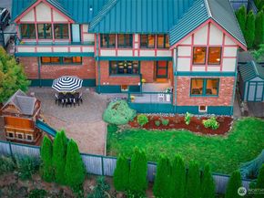 937 N 71st Street, Seattle WA 98103