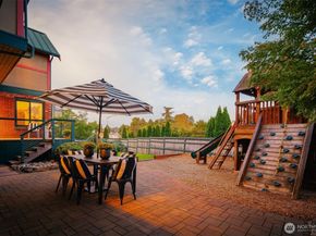 937 N 71st Street, Seattle WA 98103