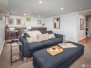 937 N 71st Street, Seattle WA 98103