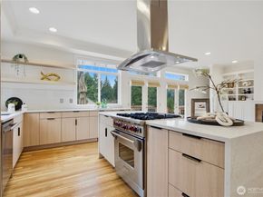 612 128th Avenue NE, Bellevue WA 98005