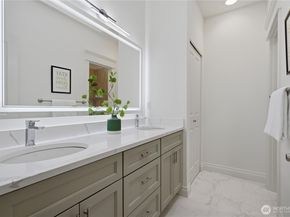 612 128th Avenue NE, Bellevue WA 98005