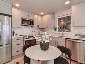 4319 SW 102nd Street, Seattle WA 98146