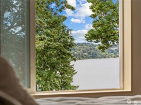 8526 E Mercer Way, Mercer Island WA 98040