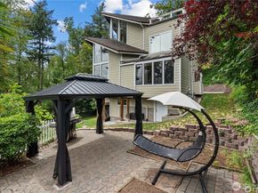 8526 E Mercer Way, Mercer Island WA 98040