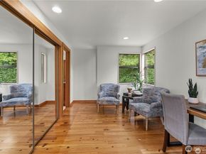 8526 E Mercer Way, Mercer Island WA 98040