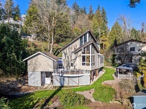 8526 E Mercer Way, Mercer Island WA 98040