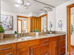 8526 E Mercer Way, Mercer Island WA 98040