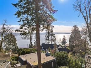 8526 E Mercer Way, Mercer Island WA 98040