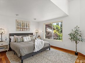 8526 E Mercer Way, Mercer Island WA 98040