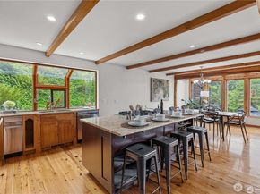 8526 E Mercer Way, Mercer Island WA 98040