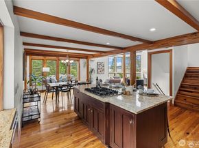 8526 E Mercer Way, Mercer Island WA 98040