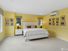 15538 NE 15th Place 400, Bellevue WA 98007