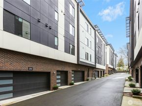 15538 NE 15th Place 400, Bellevue WA 98007