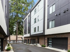 15538 NE 15th Place 400, Bellevue WA 98007