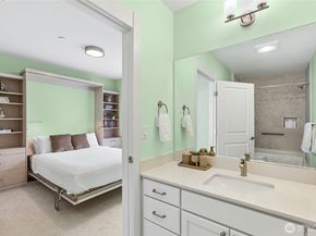 15538 NE 15th Place 400, Bellevue WA 98007