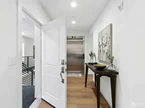 15538 NE 15th Place 400, Bellevue WA 98007