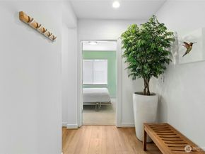 15538 NE 15th Place 400, Bellevue WA 98007