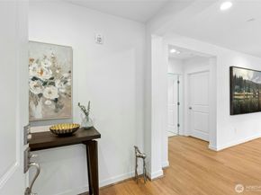 15538 NE 15th Place 400, Bellevue WA 98007