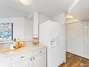 15020 Bothell Way NE 502, Lake Forest Park WA 98155