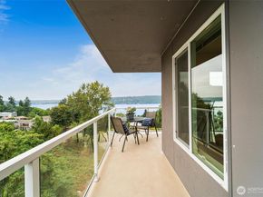 15020 Bothell Way NE 502, Lake Forest Park WA 98155