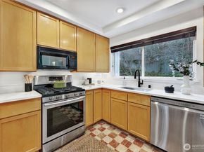 14627 SE Newport Way, Bellevue WA 98006