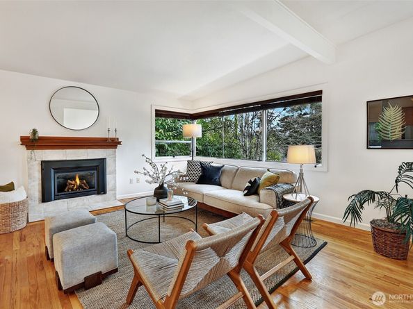 14627 SE Newport Way, Bellevue WA 98006