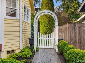 17409 113th Avenue NE, Bothell WA 98011
