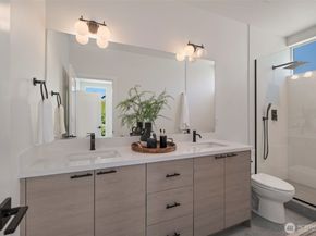 115 22nd Avenue B, Seattle WA 98122