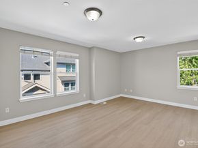15410 40th AVE W 8, Lynnwood WA 98087