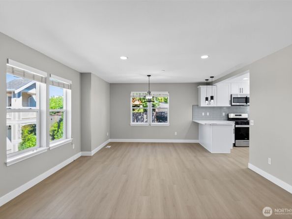 15410 40th AVE W 8, Lynnwood WA 98087