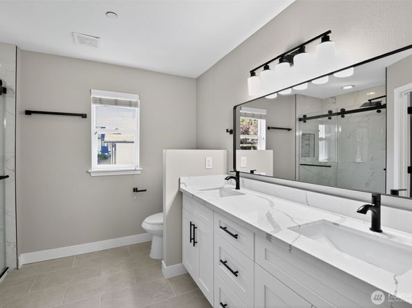 15410 40th AVE W 8, Lynnwood WA 98087