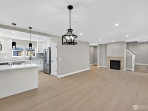 15410 40th AVE W 8, Lynnwood WA 98087