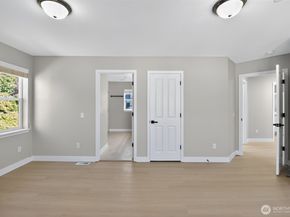15410 40th AVE W 8, Lynnwood WA 98087