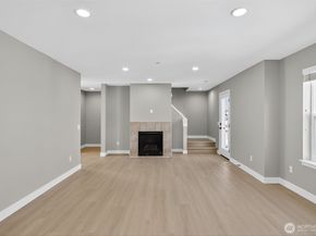 15410 40th AVE W 8, Lynnwood WA 98087